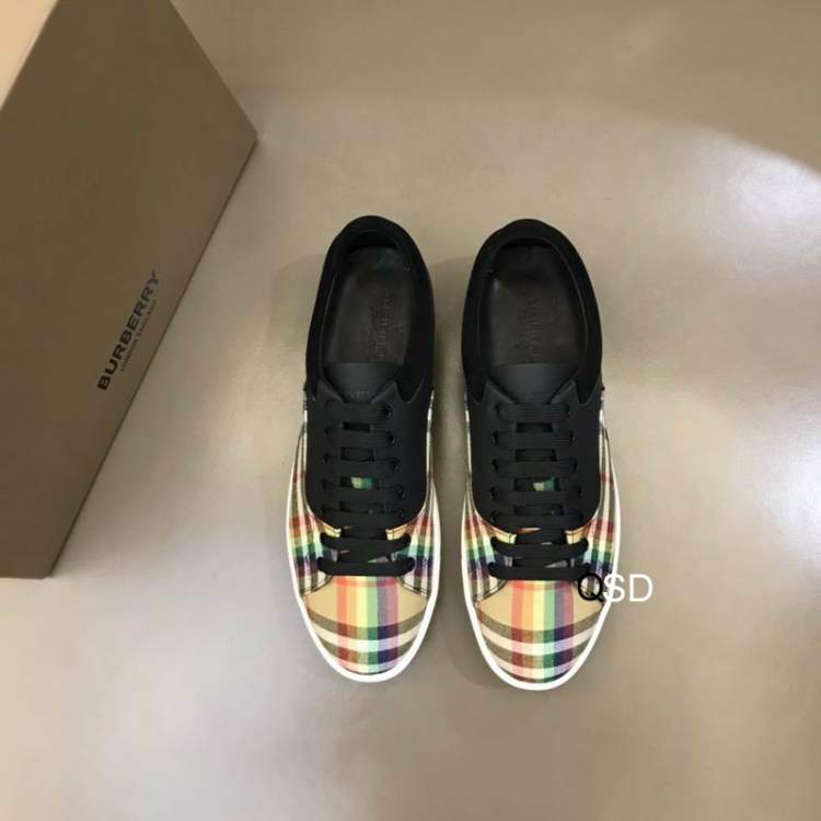 Picture of Burberry Shoes _SKUBurberrysz39-44ngh02022082